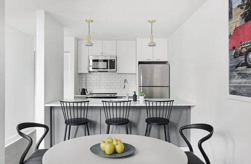 Downtown Pittsburgh Apartment | Abode Pittsburgh - Downtown Convention Center