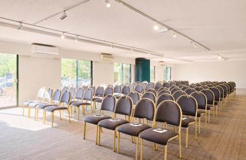 Greenway Hotel | Abode Tuggeranong