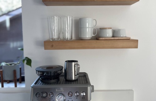Licton Springs Cottage | Abodu Modern Cottage 2bd with hot tub - walkable to Greenlake