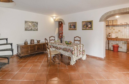 Capolona House | About 5 km above Capolona lies this friendly cottage on the edge of a small borgo.