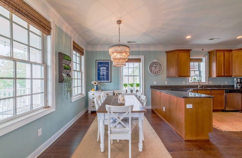 Cape Charles Condo | Above It All Condo with Rooftop Deck & Bay Views