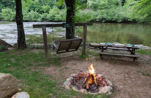 Sylva House | Above the River