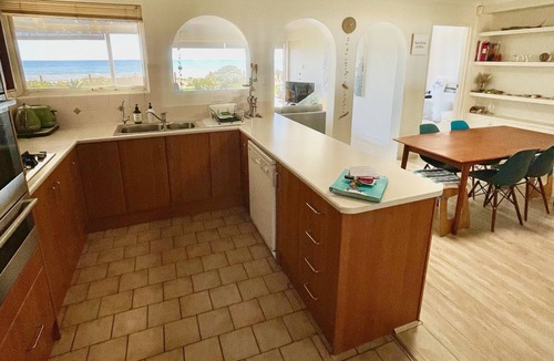 West Lakes Shore House | Absolute Beachfront Holiday Home! The Sandpiper Beach house