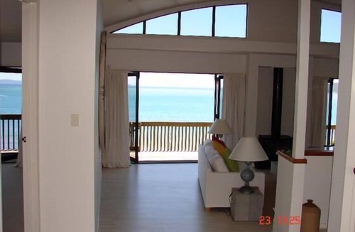 Coopers Beach House | Absolute Beach Front @ Coopers