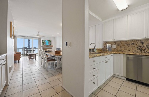 Townsite Condo | Absolute Beach Front Cottage! Panoramic Views E20 North Coast Village