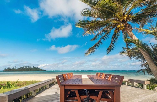 Muri Villa | Absolute Beach Front Muri
