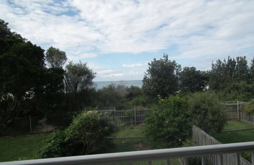 Diamond Beach House | Absolute Beachfront at Diamond Beach, Luxurious Ocean Views as You Entertain.