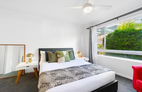 Buddina Apartment | Absolute Beachfront Apartment, Kawana Beach Escape