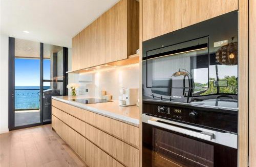 Coolum Beach House | Absolute Beachfront Luxury Apartment