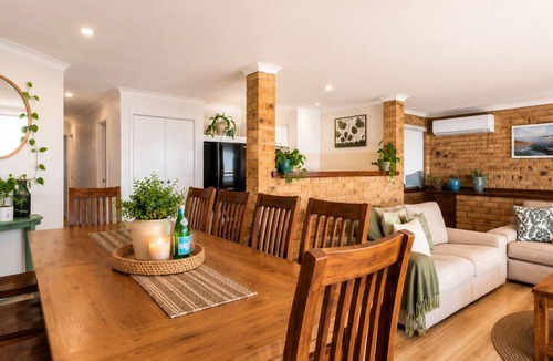 Halls Head House | Absolute Beachfront Escape · Ocean Views · Family Luxury