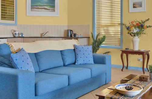 Blue Bay Apartment | Absolute Beachfront Escape | Blue Bay|Nova Escapes