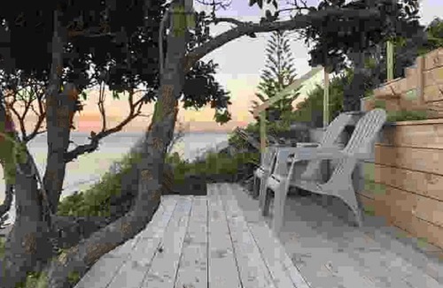 Pukehina House | Absolute Beachfront Holiday Home
