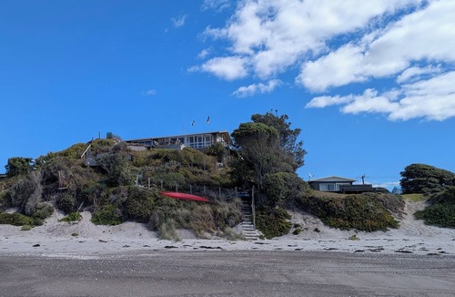 Pukehina House | Absolute Beachfront Holiday Home