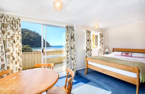 Waiwera House | Absolute Beachfront Holiday Home!