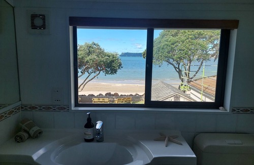Whitianga House | Absolute Beachfront