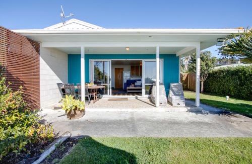 Waimarama House | Absolute Beachfront - Waimarama Holiday Home