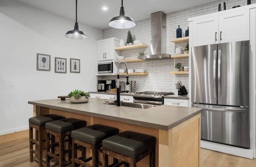 Idyllwild Cabin | Absolute best location plus; Luxurious just remodeled ranch style vacation home located .03 mile to Idyllwild shops and restaurants. Listen to strawberry creek while soaking in our new 8 person jacuzzi. Completely Remodeled/Gated Modern Mountain H