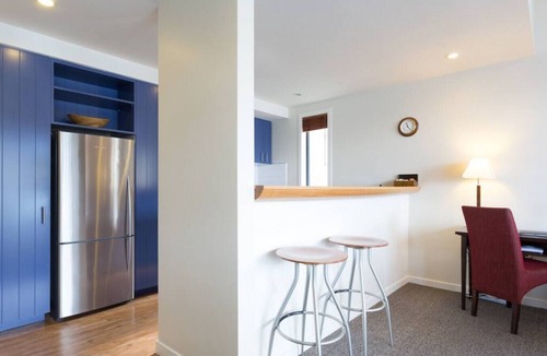 Queenstown Apartment | Absolute Lakeside - Stunning Views & Close To Town