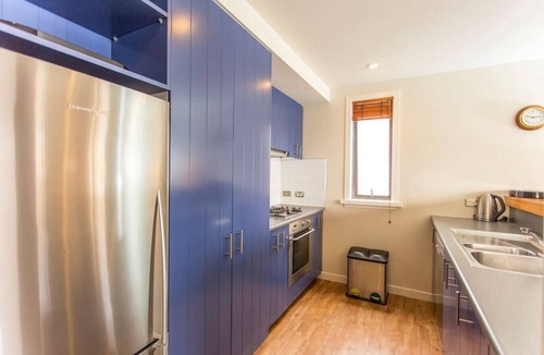Queenstown Apartment | Absolute Lakeside - Stunning Views & Close To Town
