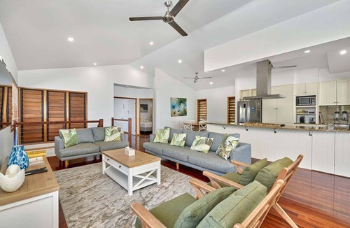 Clifton Beach House | Absolute Luxury Beachfront Holiday House