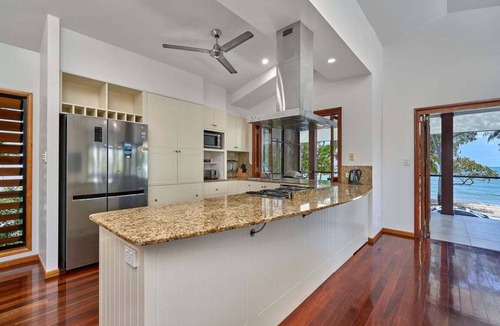 Clifton Beach House | Absolute Luxury Beachfront Holiday House