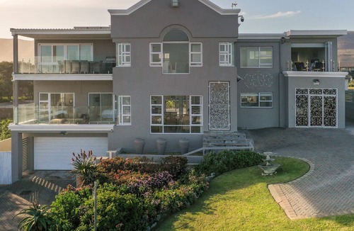 Sandbaai House | Absolute Ocean Boutique Guesthouse