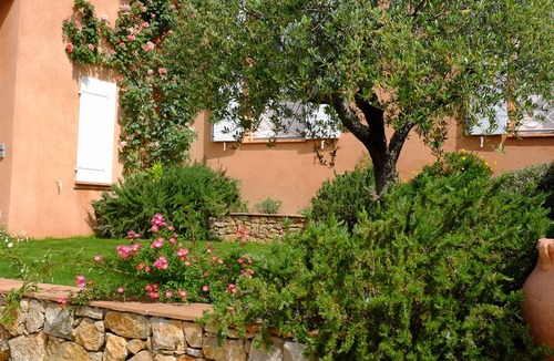 Lorgues Apartment | ABSOLUTE QUIET 45 km from the sea (St-Maxime St-Tropez).