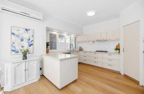 Mount Pleasant House | Absolute Riverfront Retreat Swan River Views