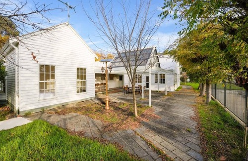 Balnarring House | Absolutely Beautiful Balnarring Family Home for 7