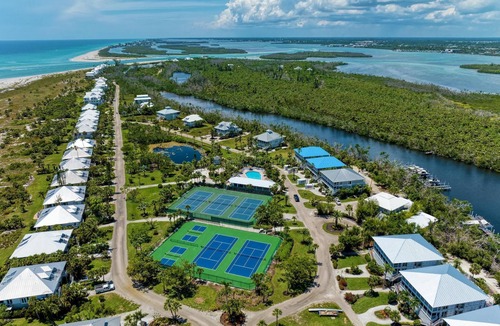 Palm Island Villa | Absolutely Gorgeous! And A Stunning View with resort amenity access! B3222A
