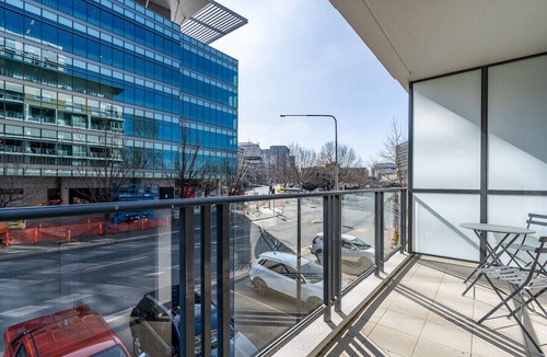 City West Apartment | Absolutely spacious APT unit between ANU and City