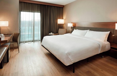 Central Business District Hotel | AC Hotel by Marriott Cincinnati at The Banks