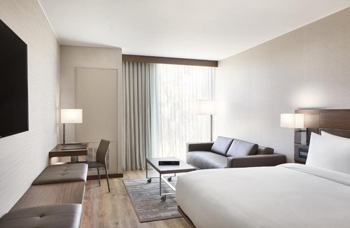 Camelback East Hotel | AC Hotel Phoenix Biltmore