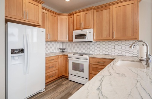 Camano Island House | AC, kayaks, rooftop deck with fire pit, boat launch and incredible views!