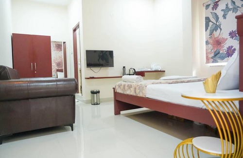 Gachibowli Apartment | AC Queen Room Near Wipro Circle Gachibowli