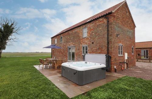 Boston House | Acacia Barn