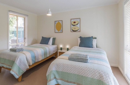 Trentham Cottage | Acacia Cottage in the heart of Trentham