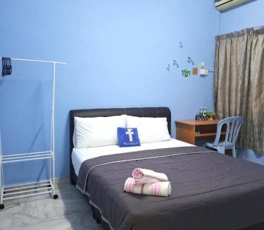 Taman Rapat Damai House | Acacia Guesthouse by ZamanJa