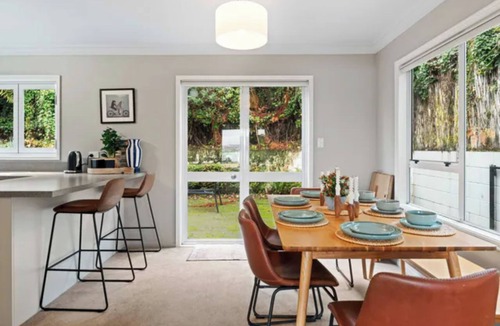 Acacia Bay House | Acacia Horizons - Taupo Holiday Home