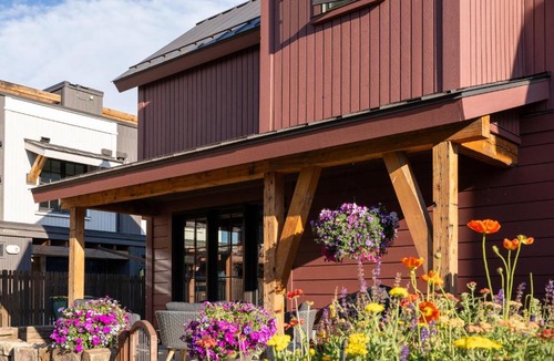 Crested Butte House | Academy Place | King's Crown