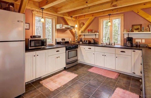 Lamoine Beach Cottage | Acadia Lobsterman's Secret Cottage