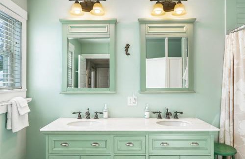 Hall Quarry House | Acadia Mtn ViewUpdated 1880s Home Pets Fire Pit