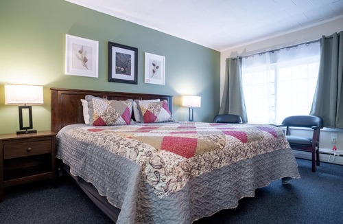 Salsbury Cove Hotel | Acadia Pines Motel