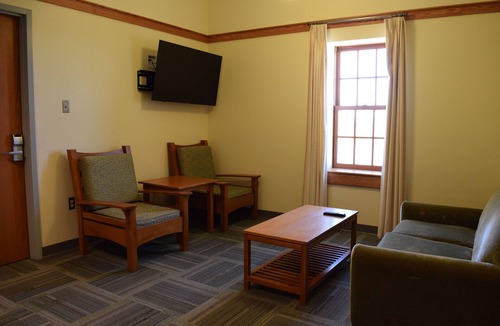 Wolfville Hotel | Acadia University