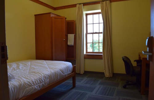 Wolfville Hotel | Acadia University