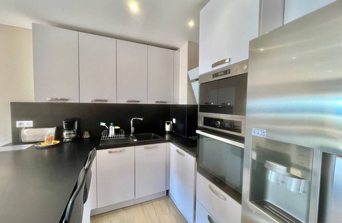 La Croix des Gardes Apartment | Acanthes