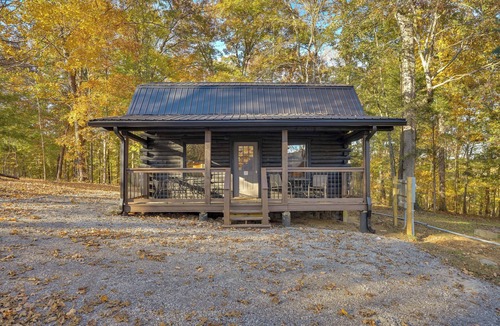 Murray Cabin | Access to Community Marina! Lake-View Murray Cabin