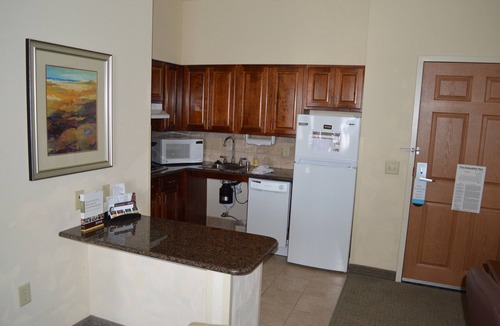 Oconomowoc Apartment | Accessible 1-BR Queen Suite w/Roll-In Shower