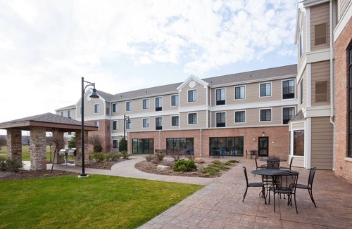 Oconomowoc Apartment | Accessible 1-BR Queen Suite w/Roll-In Shower