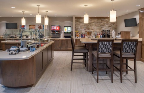 Hillsboro Apartment | Accessible 1 BR Suite 2 Queens | Pool + Breakfast
